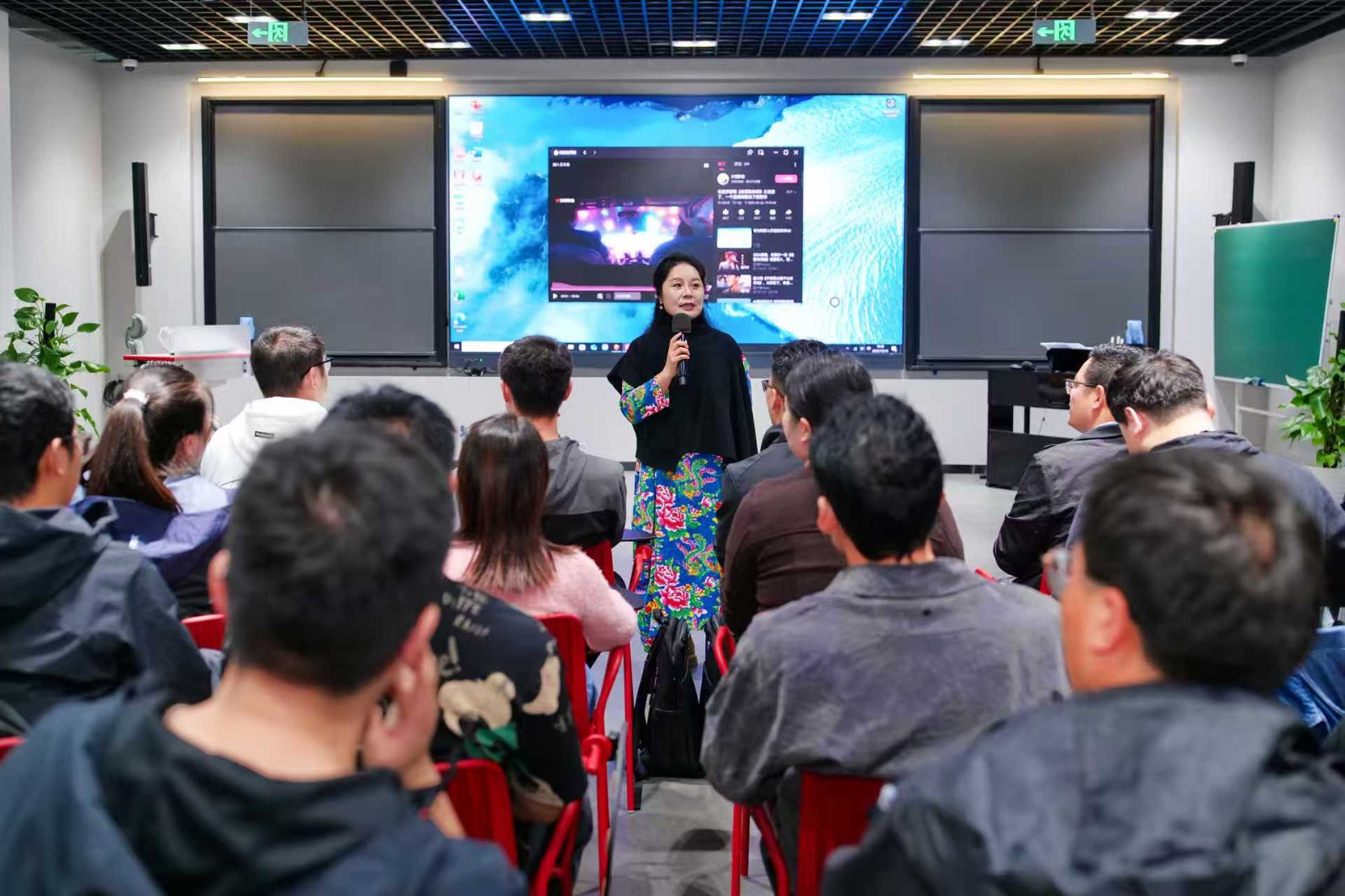 1761011451630080874.jpg 1761011451630080874.jpg